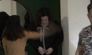 Liễu bị ăn cú tát như trời giáng