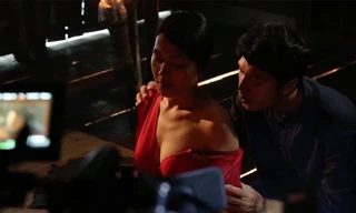 Bên cạnh hình ảnh rùng rợn, phim cũng có những hình ảnh táo bạo 18+