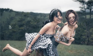 Bộ ảnh của nhóm chân dài trong đó có Thư Dung bị dư luận phản đối, cho rằng phản cảm và dung tục