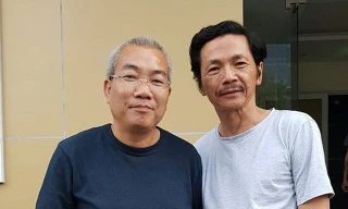 Đạo diễn Nguyễn Danh Dũng và nghệ sĩ Trung Anh cùng được phong tặng nghệ sĩ dịp này