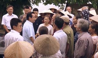 Chủ tịch tỉnh bị dân xã chặn xe gửi đơn kiện