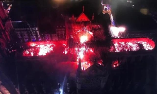 Người đứng đầu nước Pháp tuyên bố sớm tái thiết Nhà thờ Đức Bà