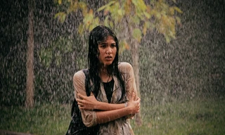 Nhung Kate thoải mái đóng cảnh nóng cùng tài tử Pháp