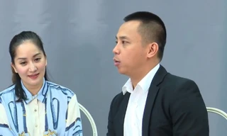 Khánh Thi- Chí Anh chấp nhận những hệ lụy để đòi lại sự công bằng cho học trò. Trước đó, họ cùng xuất hiện trong clip livestream để chia sẻ về vụ việc này.