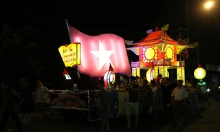 BTC lễ hội Thành Tuyên giới thiệu xe mô hình trung thu của tỉnh tại bờ Hồ tối 22/9