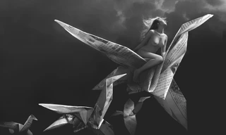 Mẫu nữ chụp ảnh khoả thân là đặc quyền