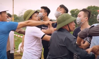 Dân chặn xe doanh nghiệp không cho thi công