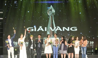 Thu Quỳnh nhận giải Vàng tại LH Truyền hình