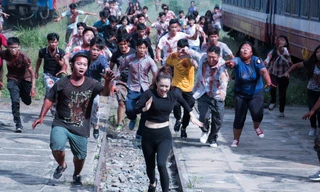 Nhã Phương lộ vòng hai to hơn thường lệ trong cảnh rượt đuổi