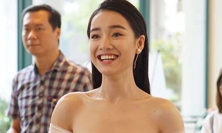 Nhã Phương tươi tắn xuất hiện tại Hà Nội. Ảnh: Bảo Hân