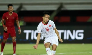 Giành Quả bóng Vàng, tiền vệ Hùng Dũng tăng giá phi mã