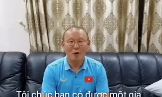 Thầy Park tặng quà cưới đặc biệt cho tiền vệ Phan Văn Đức