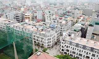 UBND quận Nam Từ Liêm kiến nghị Sở Xây dựng tạm đình chỉ công tác đối với ông Chu Văn Đức - Đội trưởng TTXD quận để làm rõ trách nhiệm liên quan trong một số công trình vi phạm trên địa bàn.