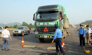 Hiểm họa trên cao tốc dài nhất Việt Nam