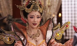 Phim cổ trang TQ hở ngực bạo hơn cả Võ Mị Nương
