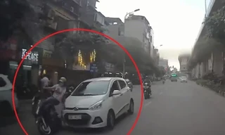 Hà Nội: Lái xe 'điên' đâm va hàng loạt người đi đường 