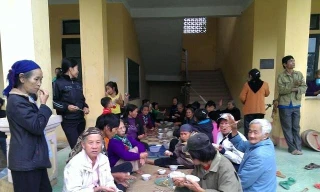 Dân túc trực giữ trường vụ ép 600 học sinh thất học