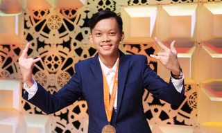 Bùi Mạnh Tú giành huy chương 