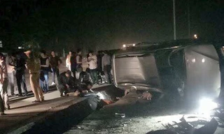 Tin nóng 24H: Đoàn xe cảnh sát rượt đuổi, bắn lật ôtô chở ma tuý