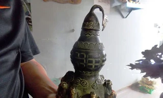 Đổ xô xem bình hồ lô cổ giá chục tỷ ở Quảng Nam