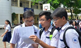 Luẩn quẩn thi cử, ngành giáo dục đang hành xác học sinh