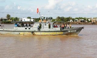 Tàu tuần tra Biên phòng tham gia tìm kiếm khu vực cửa biển Gành Hào