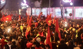 CĐV cả nước xuống đường mừng đội tuyển Việt Nam