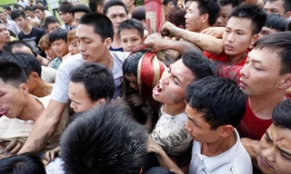 Lễ hội 'đúc bụt' và nghi thức cướp chiếu thiêng