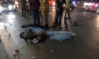 Thanh niên tử vong trên cầu Nhật Tân sau cú lao bạt mạng trên xe máy