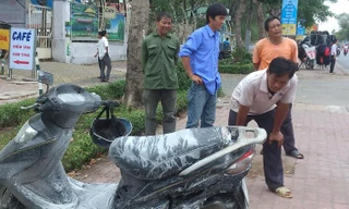 Phần đuôi xe bị cháy đen