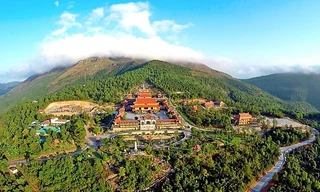 Chùa Ba Vàng nổi tiếng vì điều gì?