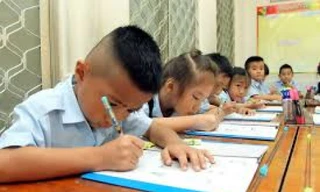 Trẻ em Việt đang bị ép học từ quá sớm?