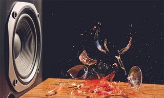 Âm thanh có thể làm vỡ ly thủy tinh