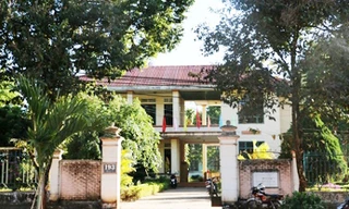 Phê bình phòng GD-ĐT vì để trường nâng khống học sinh