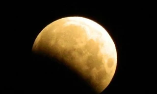 5 giờ mê mải ngắm nguyệt thực một phần tuyệt đẹp 