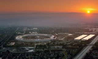 Mang tên Apple Park nhưng trụ sở chính mới của Apple còn được mệnh danh là "phi thuyền không gian" vởi kiến trúc giống như một chiếc đĩa bay. 