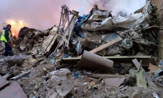 Đống đổ nát sau vụ tai nạn kinh hoàng khiến 32 người thiệt mạng