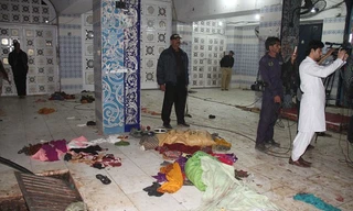 Hiện trường vụ đánh bom kinh hoàng trong đền thờ Lal Shahbaz Qalandar ở thành phố Sehwan Sharif, Pakistan,