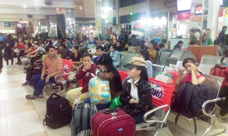 Tại bến xe Miền Đông đã bắt đầu đông hành khách.