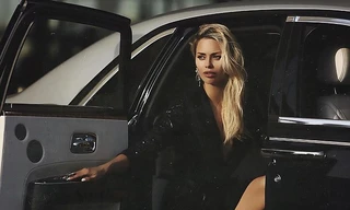 Cô Victoria Bonya bị giữ lại ở sân bay Los Angeles vì cảnh sát Mỹ nghi cô làm gián điệp.