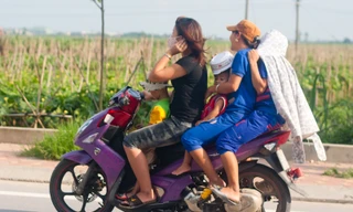 Nhức nhối vi phạm giao thông ngoại thành Hà Nội