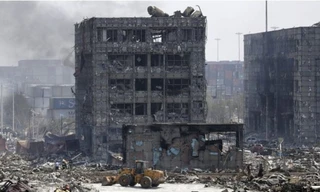 Vụ nổ Thiên Tân khiến nhiều người thương vong, gây thiệt hại tài sản khổng lồ. Ảnh: BBC