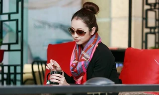 Jennifer Phạm 'phủ kín' hàng hiệu dạo phố