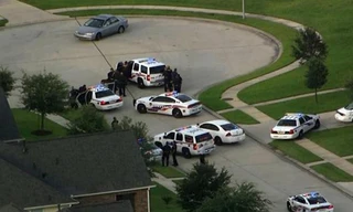 Xả súng thảm sát trong gia đình, 6 người chết