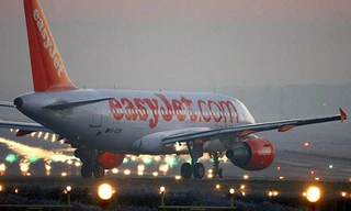 Cơ trưởng yêu cầu bớt lại khách vì máy bay quá nặng