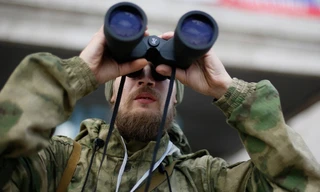 Tự vệ Donetsk chuẩn bị 200 xe bọc thép để phản công