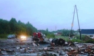 Máy bay rơi, 44 người chết