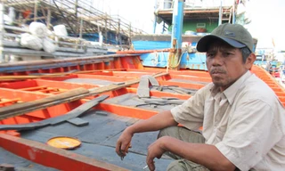 Tàu Trung Quốc chặn hơn 20 tàu cá Việt Nam vào Hoàng Sa trú bão?