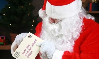 Ông già Noel 'chết ngất' khi nhận được tâm thư xin quà của các bạn nhỏ