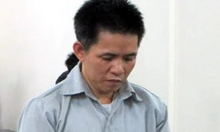 Dùng máy cắt cỏ quyết liệt tấn công cảnh sát